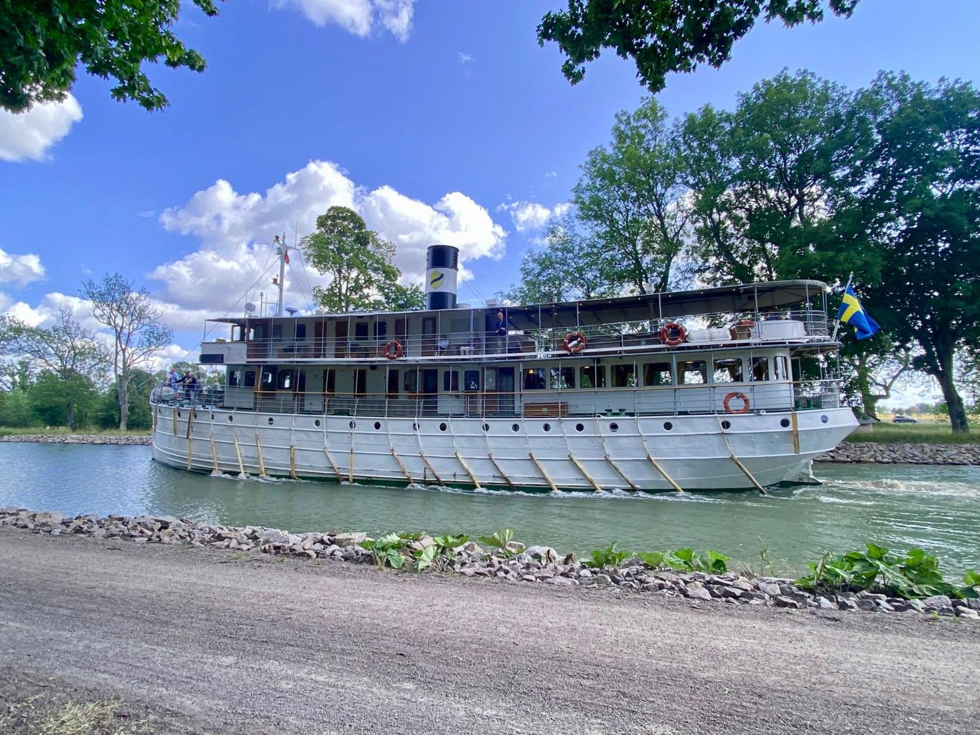 Soerby Glamping Hotel Klockrike ภายนอก รูปภาพ
