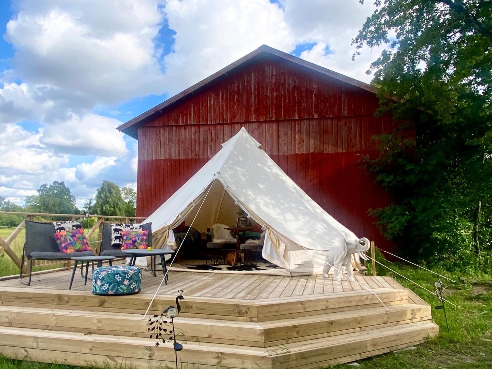 Soerby Glamping Hotel Klockrike ภายนอก รูปภาพ